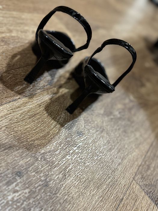 Жіночі туфлі лакові стилтні