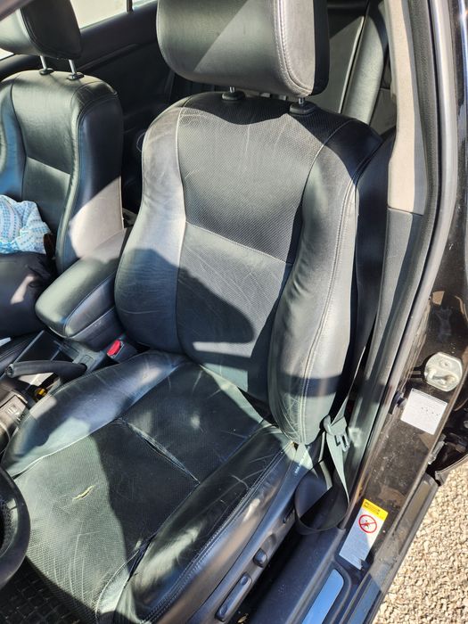 Toyota avensis  2.0 com 300000km