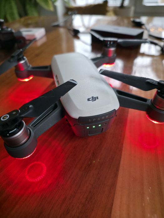 DJI Spark Zestaw – 3 Baterie + Stacja Portable Charging Station