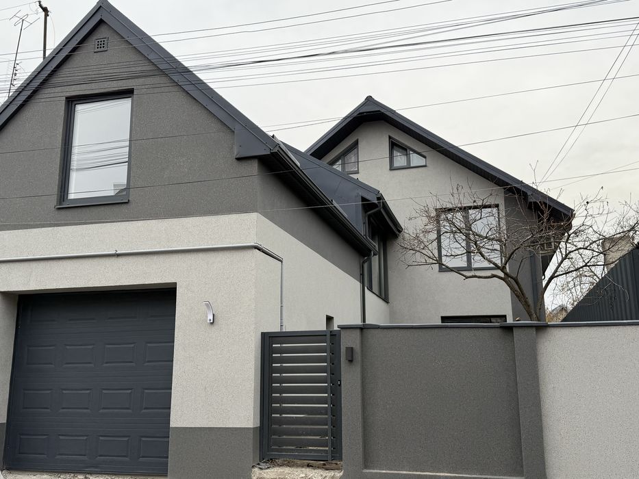 Приватний будинок (особняк) в центрі міста, ВЛАСНИК