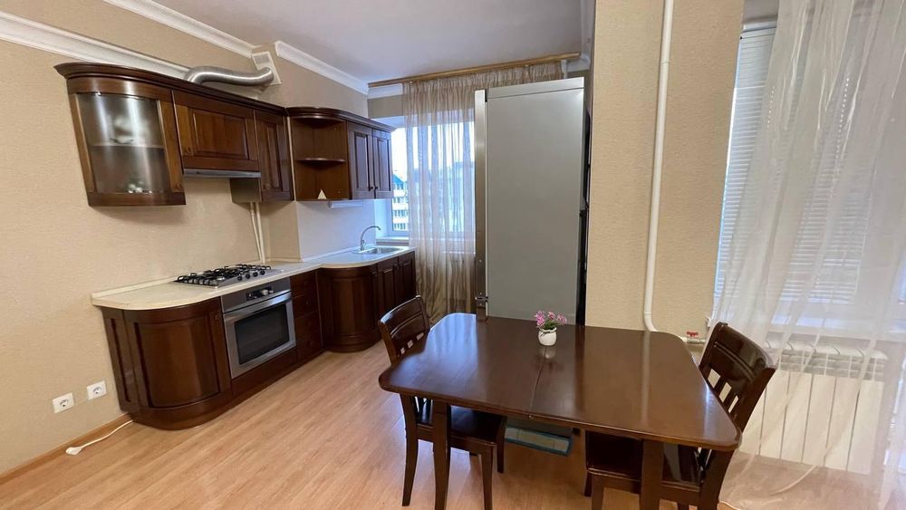Продам простору 3-кімн. квартиру на вул. Парковий з ремонтом та меблями (3-292-044) - View 5