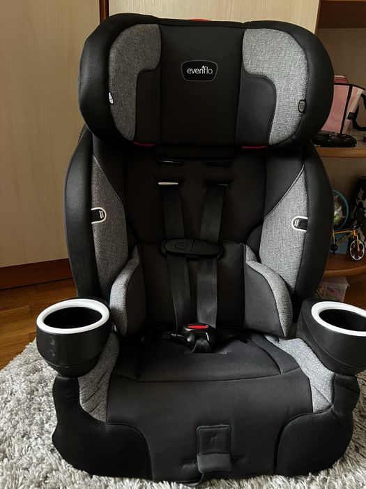 Автомобільне крісло evenflo