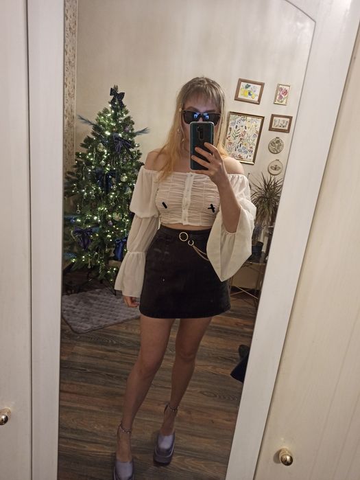 Блузка белая с длинными рукавами