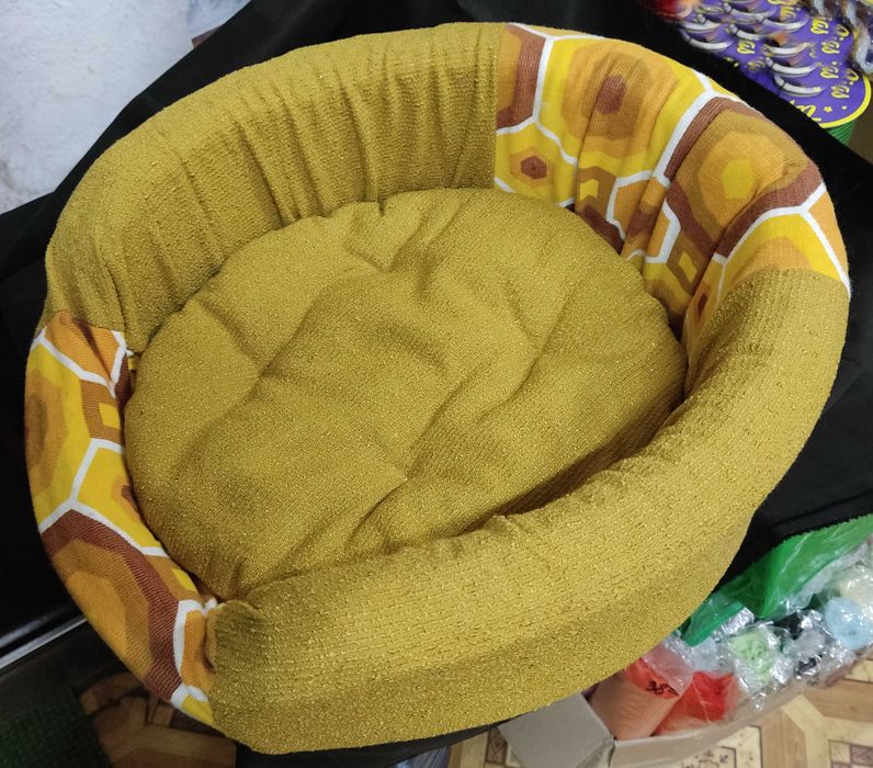 Лежак для котика/кішечки/маленької собачки, з бортиком, d40см