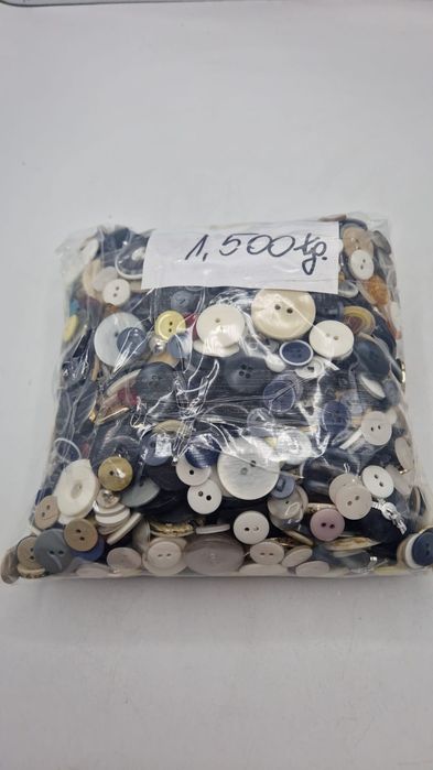 Guziki mix zestaw 1,500 kg.