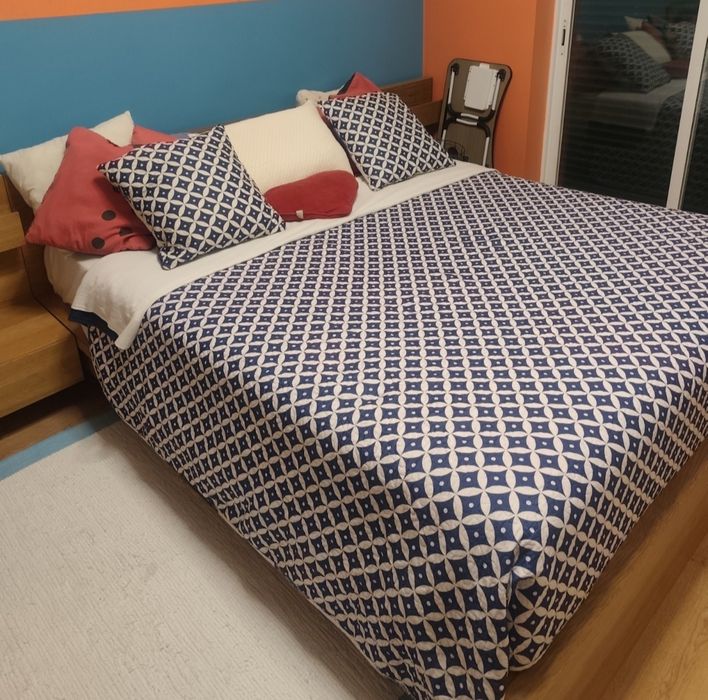 Estrutura de Cama 180x200 com mesas de cabeceira suspensas