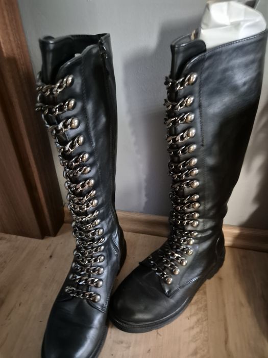 Czarne wysokie kozaki