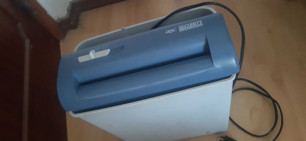 Triturador de papel elétrico