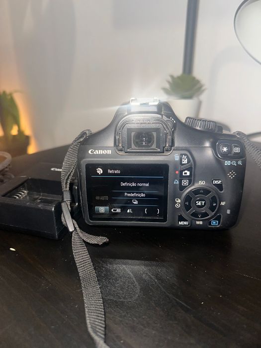 Câmera Fotográfica Cânon 1100D