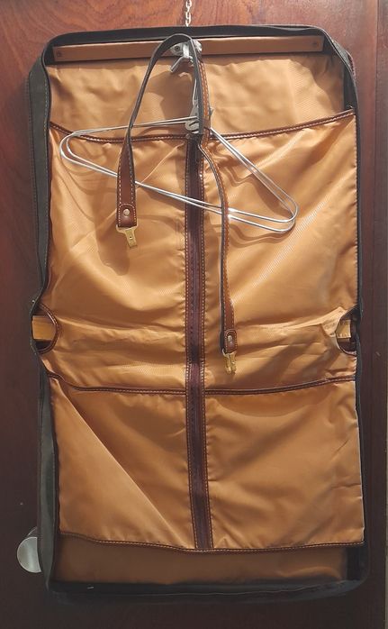 Porta fatos com cabide