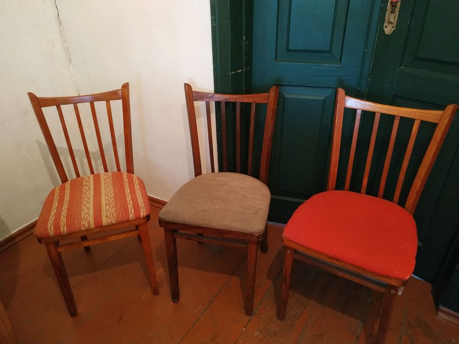 Продам стільці б/в