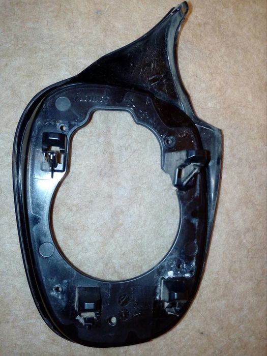 Корпуса зеркал на БМВ Е82 с дефектами