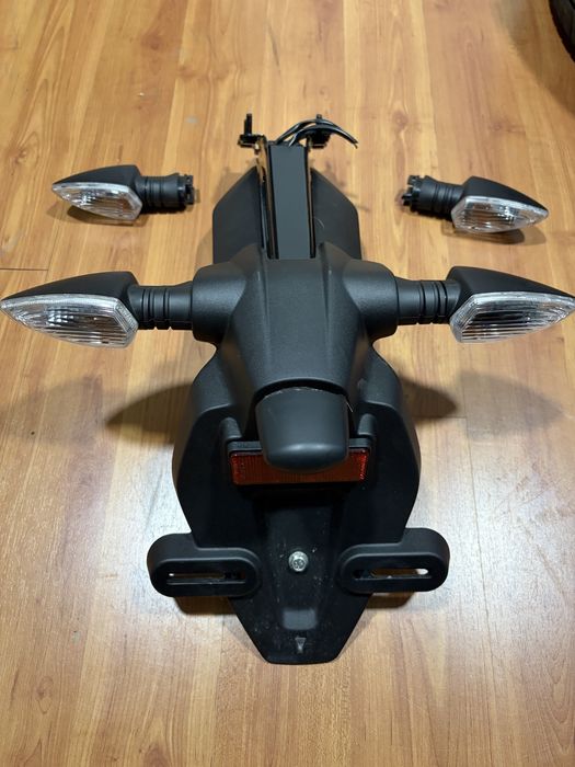 Suporte matricula MT 125 mais piscas