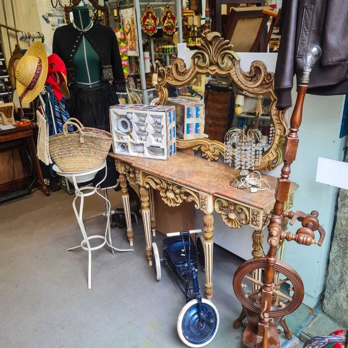 Consola c/ Espelho Estilo Rococó (Revival séc. XX) — Madeira Entalhada