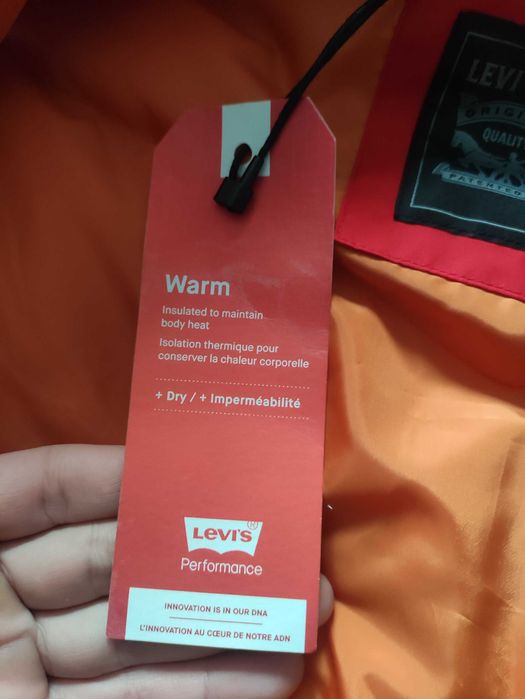 Берукавка Levi's.