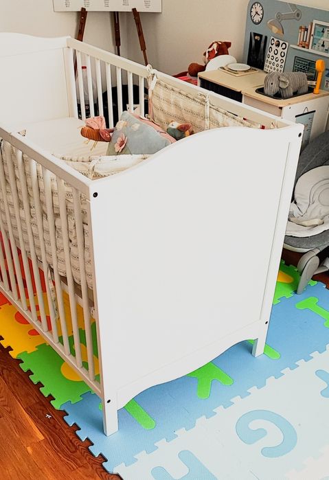 Berço + colchão Ikea semi-novos