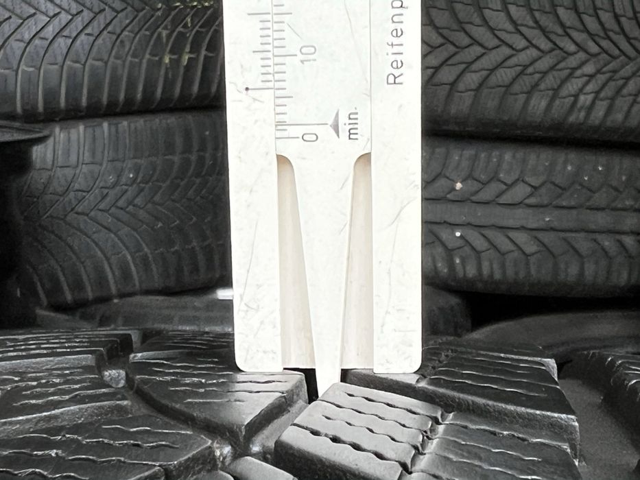 GOODYEAR 235 55 r17  комплект