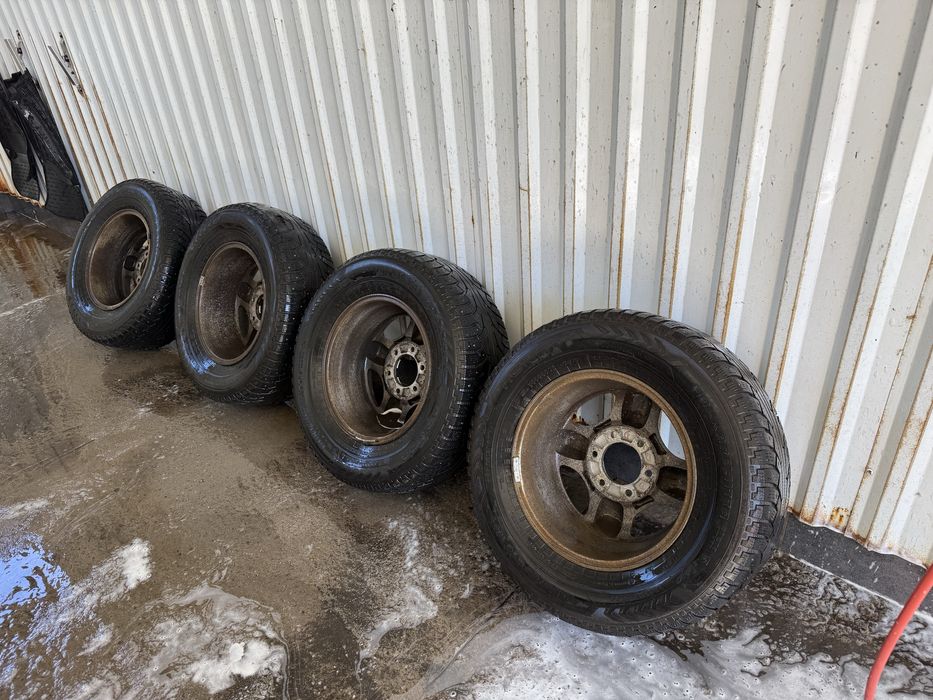 Продам диски з шинами 255/65/R16