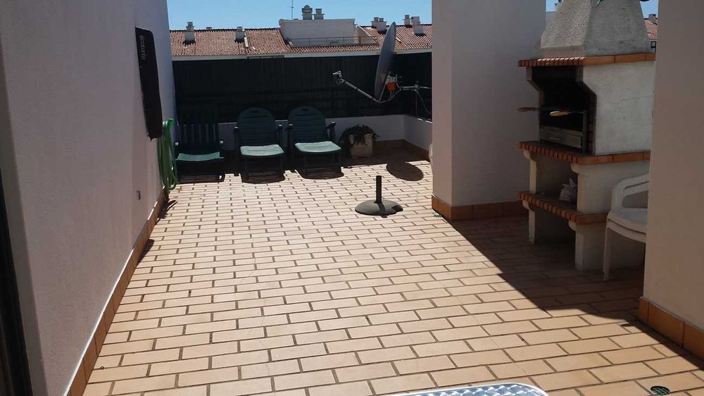 Algarve Quarteira, apartamento T-1 com piscina e churrasqueira, férias