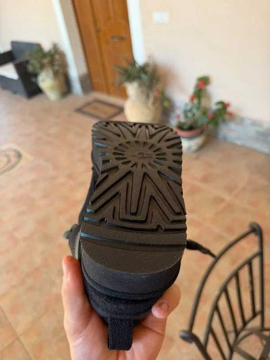 UGG  r.41 LowMel czarne nowe okazja