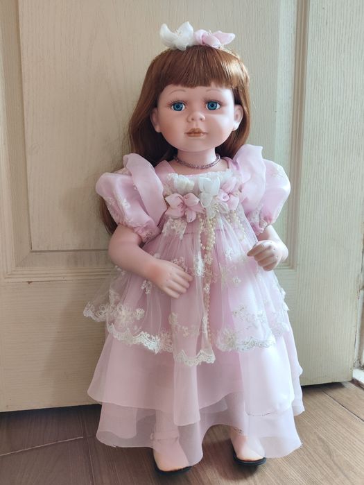 Кукла фарфоровая большая The Leonardo collection