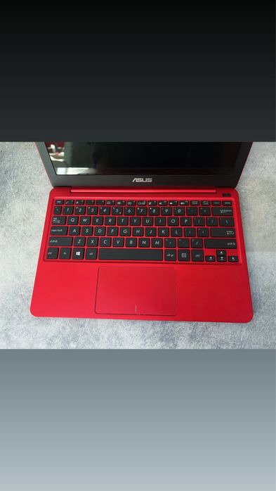 Laptop Asus EeeBook 11,6” Intel Atom lekki do szkoły notebook