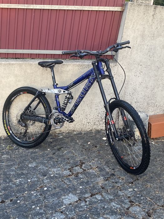 Vendo bicicleta de downhill