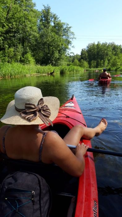 Domek nad jeziorem w Spychowie na Mazurach.