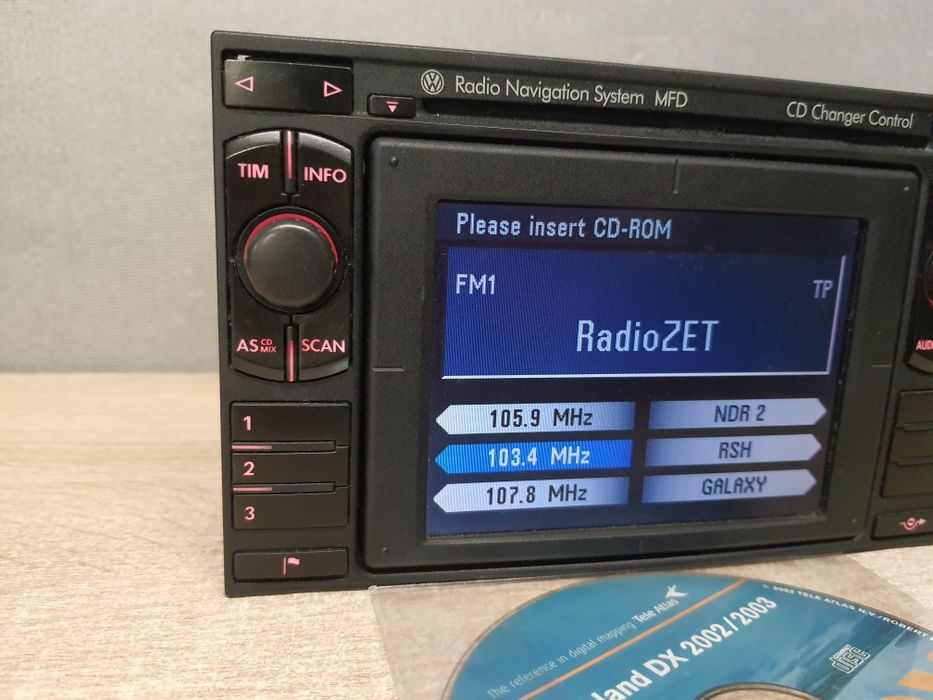 Radio samochodowe VW MFD + kod AUX Nawigacja + płyta / Volkswagen Golf, Passat, Corrado itd Zadbane