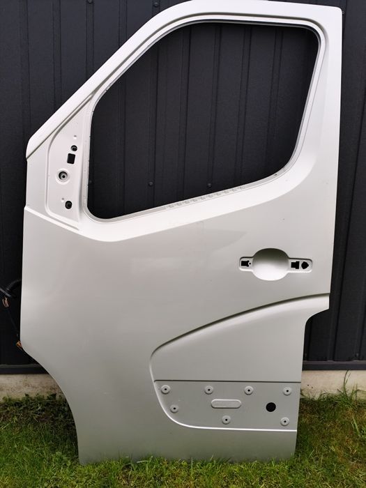 Двері передні Рено мастер 3-4 Опель мовано renault master Opel movano