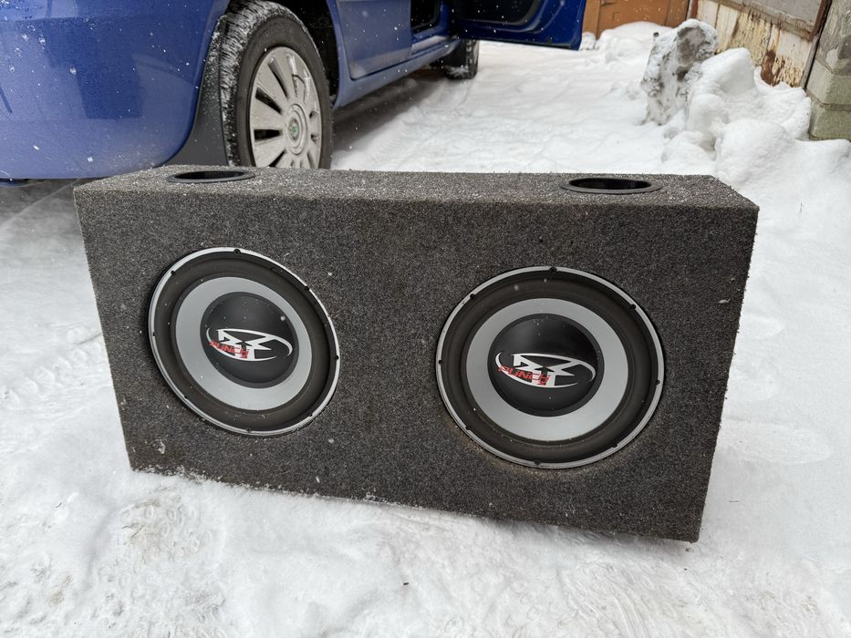 Сабвуфер в автомобіль