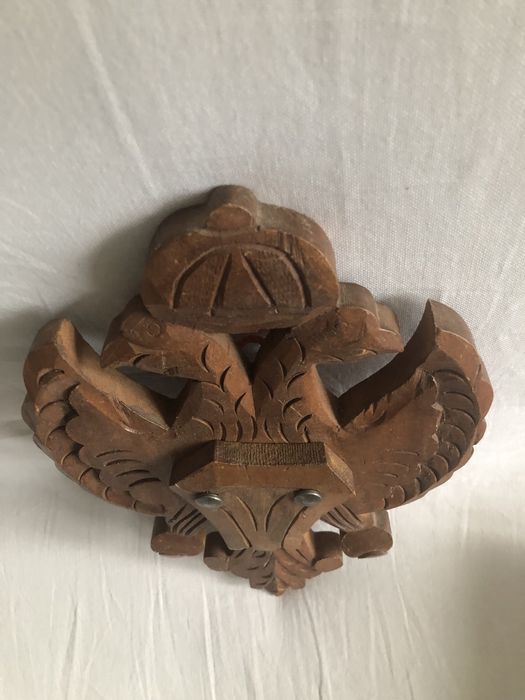 Ręcznie. rzeżbiny. Dwógłowy. Orzeł