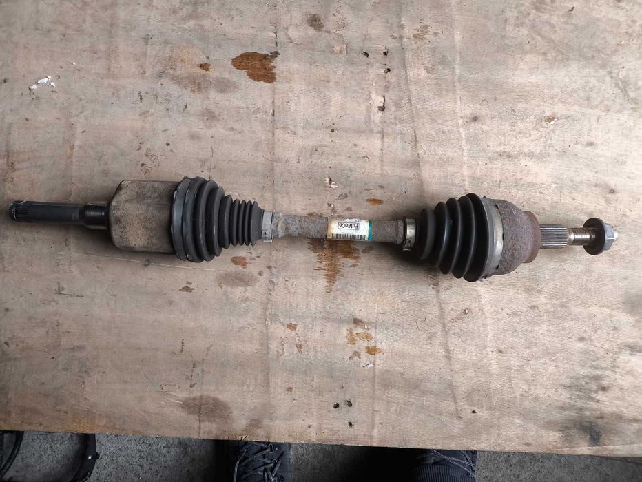 Полуось передняя левая привод от Ford Escape 2.5 2015