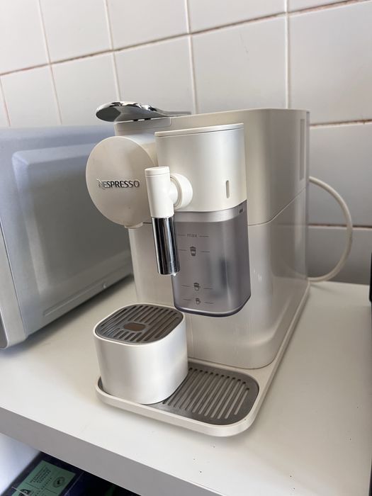 Nespresso Gran Latissima by DeLonghi