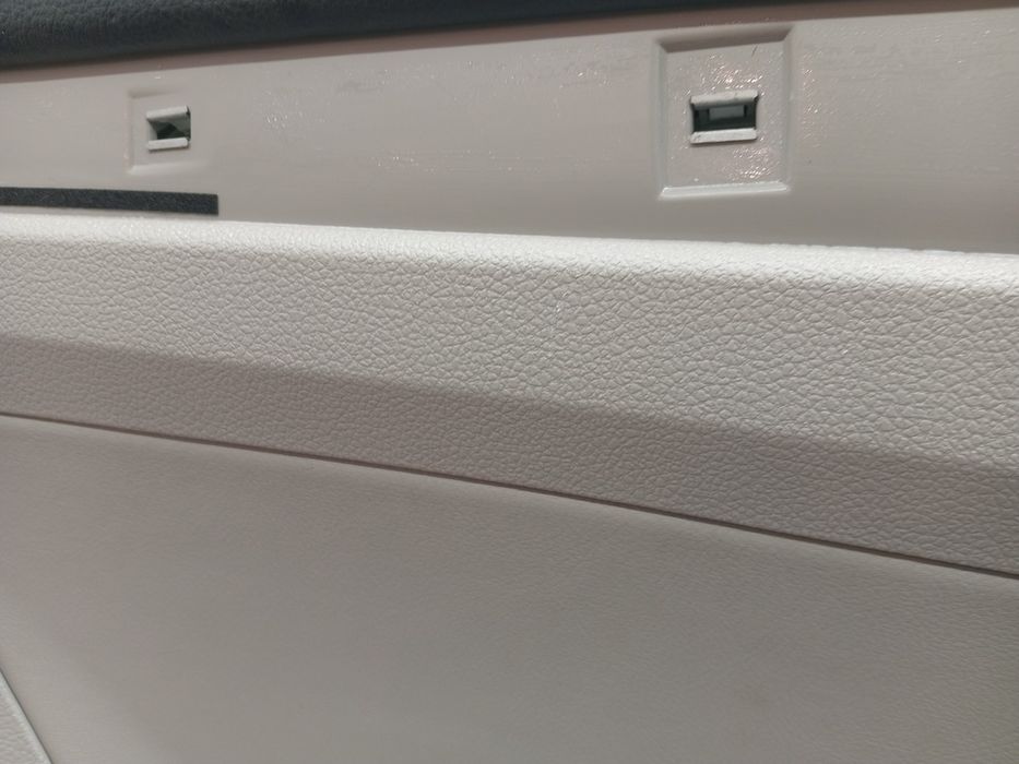 Обшивка двери карта дверная задняя левая VOLKSWAGEN