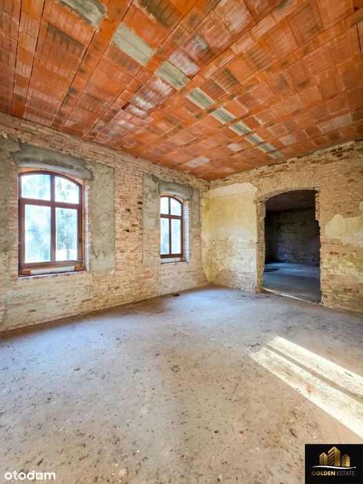 Historyczny pałac na sprzedaż!