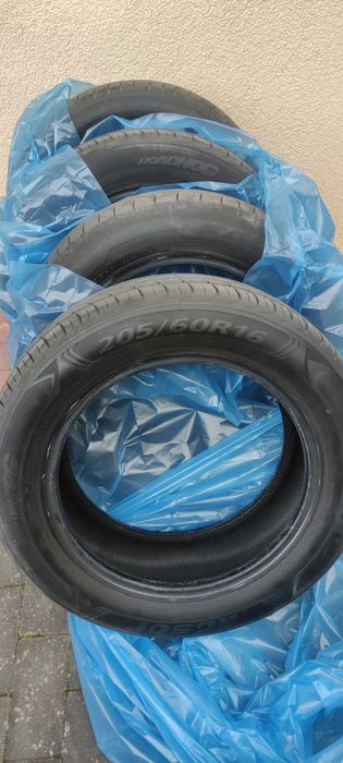 16 cali - 2022 r -Opony(4szt) 205/60 R16 -sprzedam