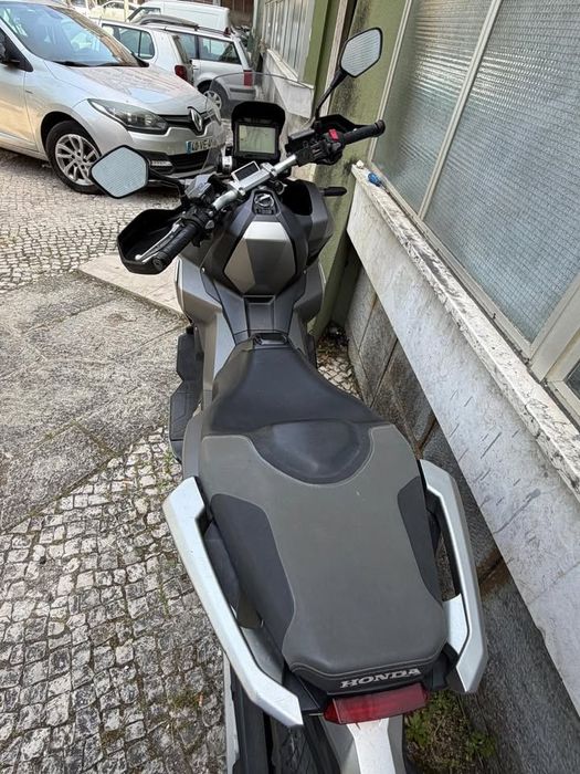X-ADV 2018 como nova