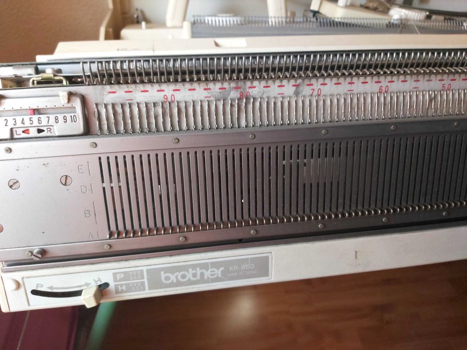 Vendo máquina de tricotar