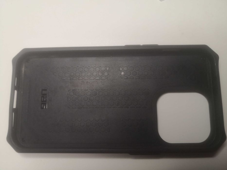 Capa Urban Armor Gear UAG  para Iphone 13 Pro cor vermelha