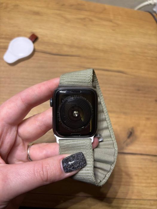 Apple watch Watch SE 44 mm акб 98%
