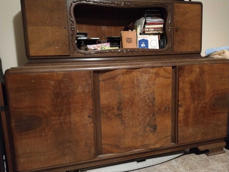 Zestaw mebli antycznych