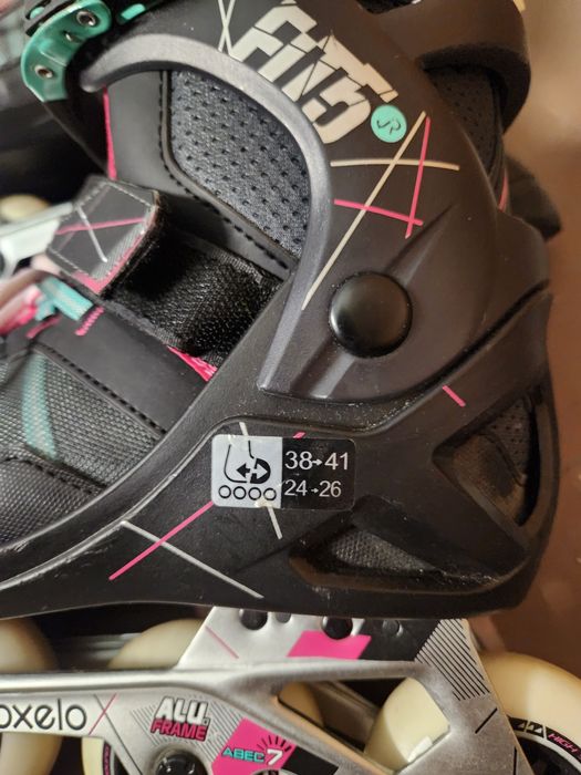 Conjunto de patins muito pouco usado.