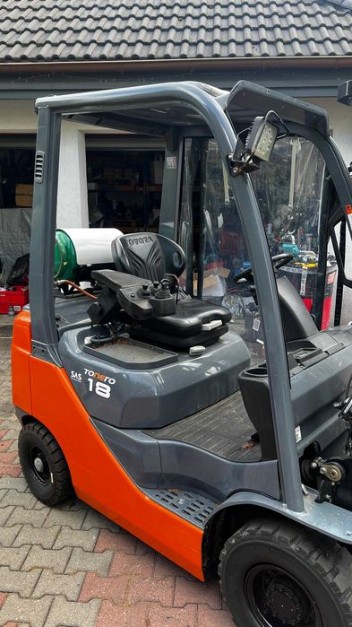 Wózek widłowy toyota