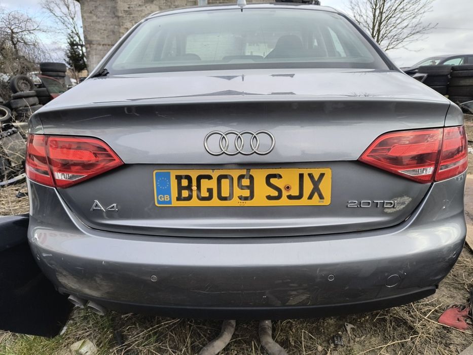 Klapa bagażnika  audi a4 b8