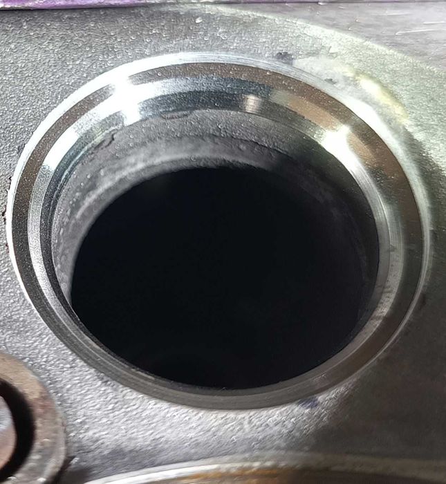 Ремонт головки блоку циліндрів якісно та швидко