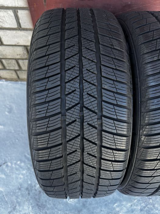 235/50/19-2 шт Барум оригінал з Німеччини