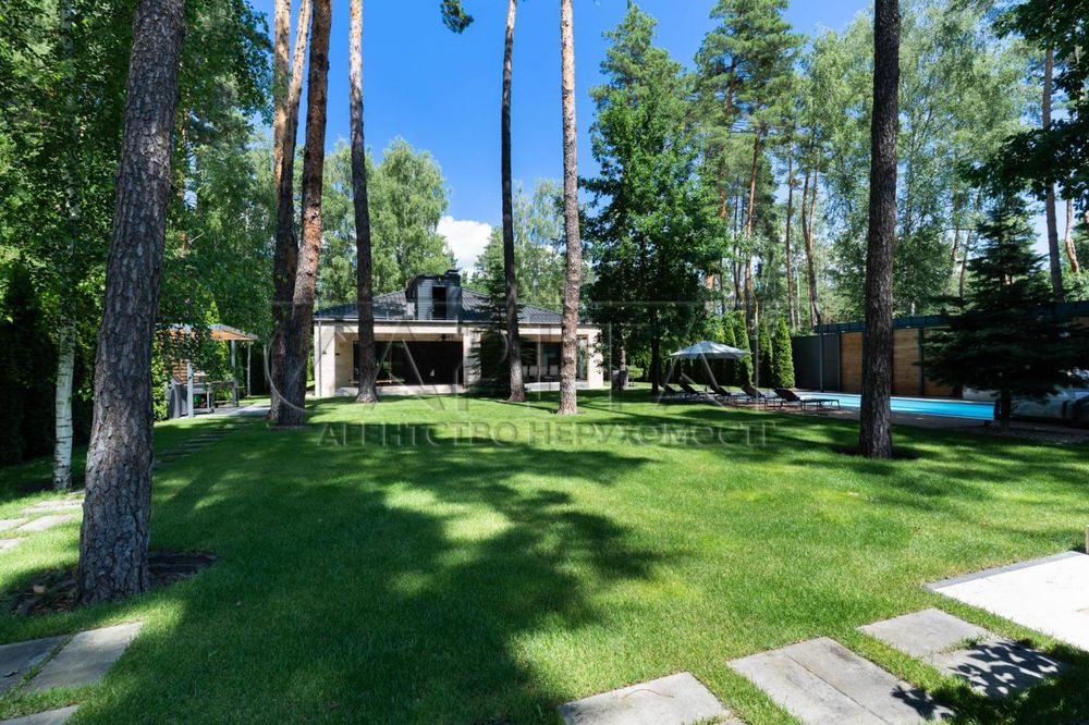 Неймовірний та стильний будинок 235 м2 в Плютах