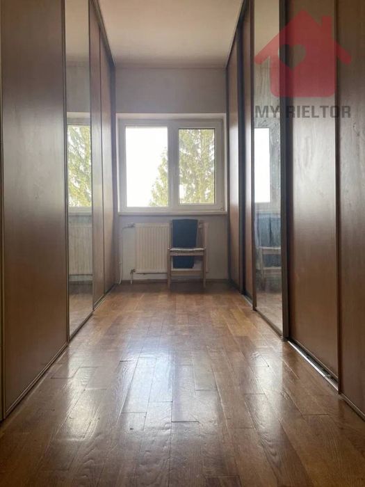 Продаж просторого будинку !