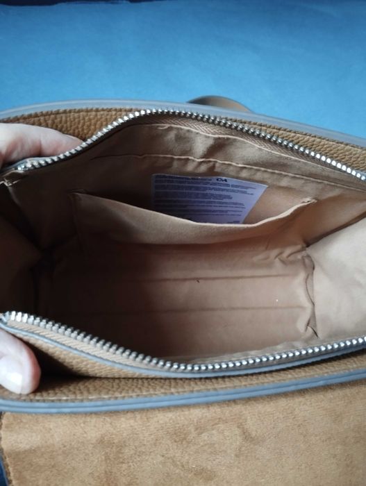 Piękna torebka listonoszka camel c&a